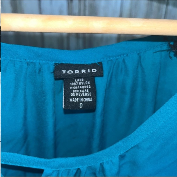 Torrid Turquoise Georgette Lace Sleeve Blouse - Picture 5 of 6